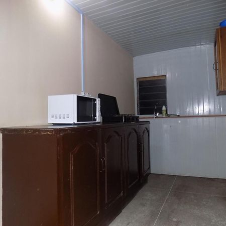 Posh Apartments And Hotel Ikeja Quarto foto
