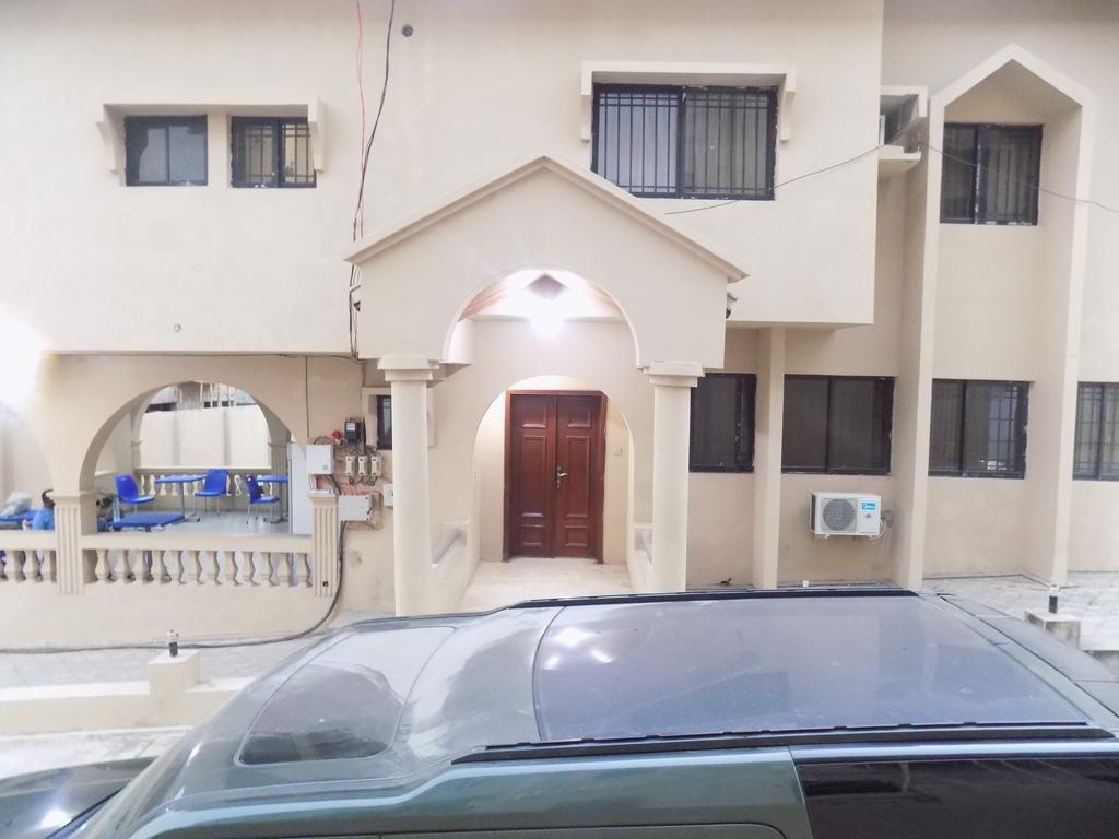 Posh Apartments And Hotel Ikeja Exterior foto